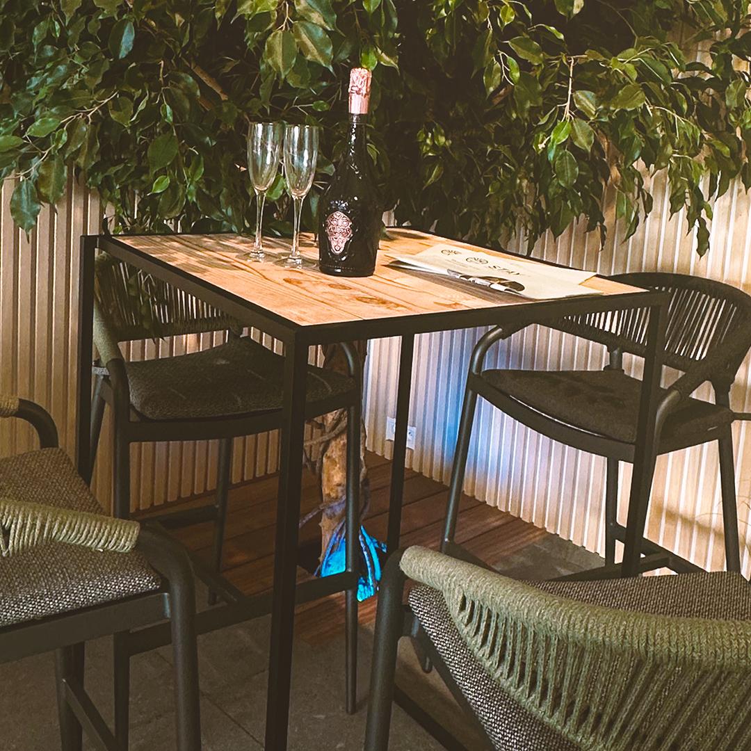 STAY NATURAL BAR TABLE Charcoal/wood